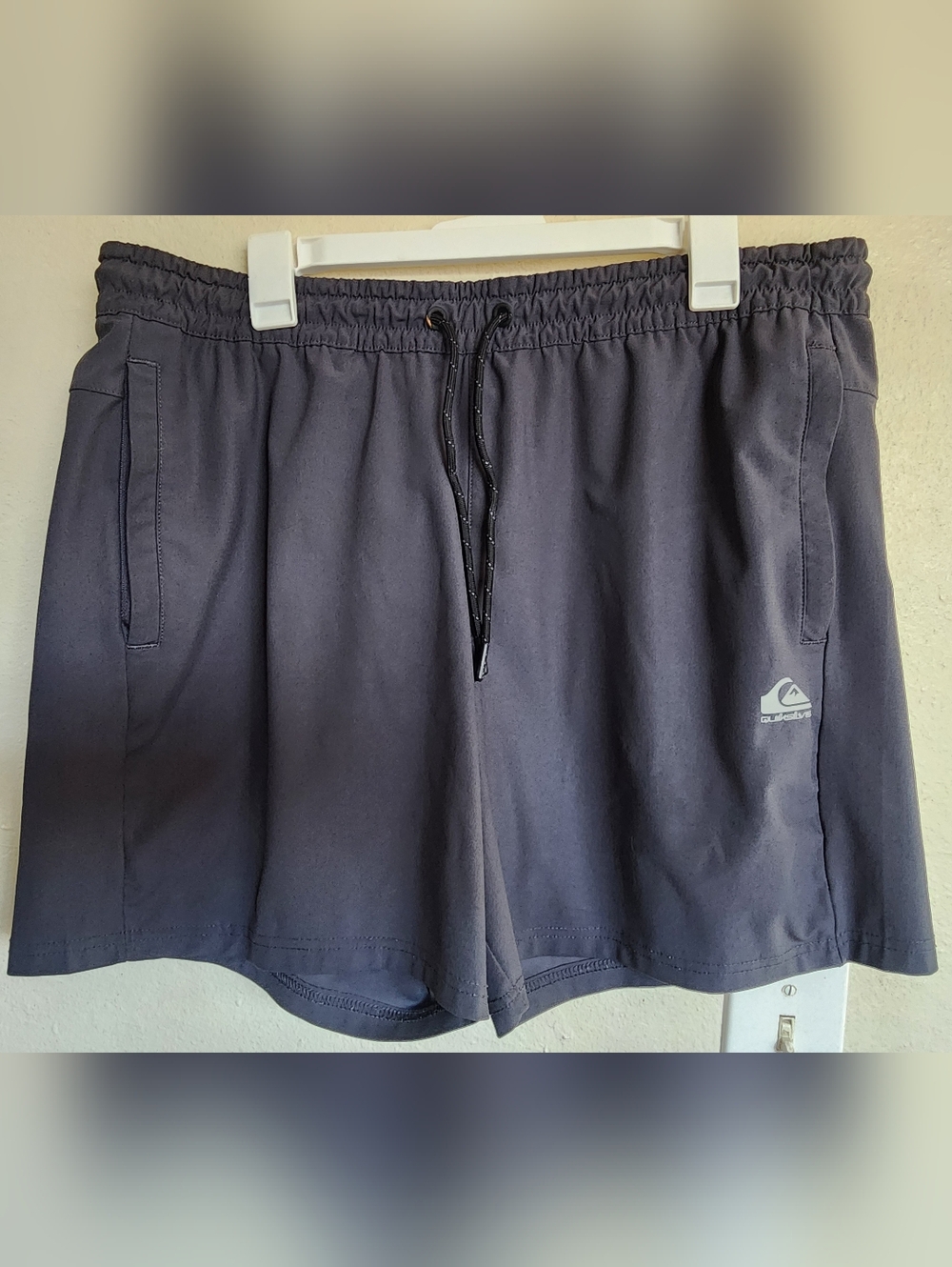 Quicksilver Drawstring Athletic Shorts - Grey